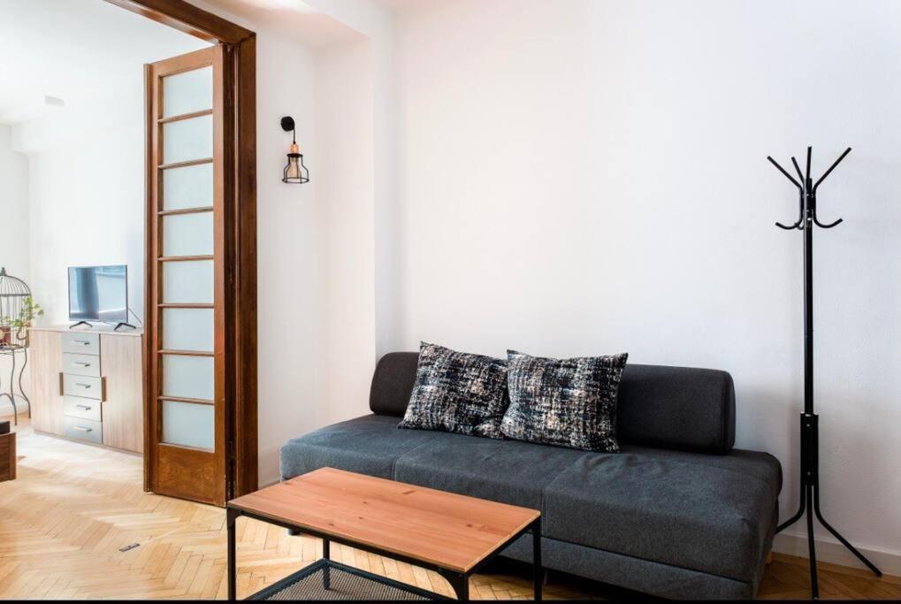 Classy Apartment Unirii Square Бухарест Екстер'єр фото